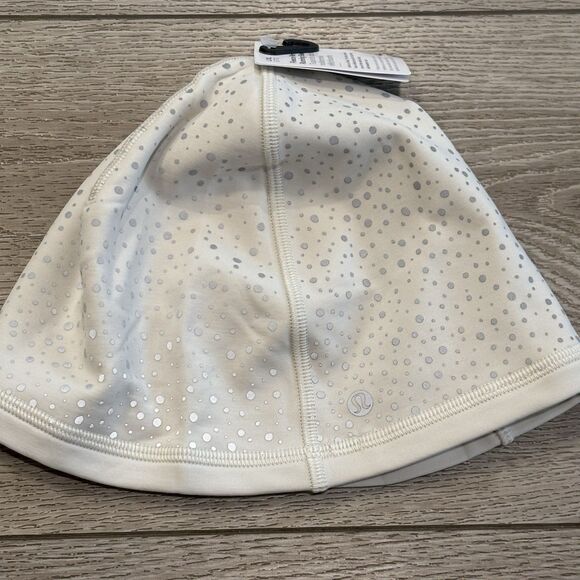 Lululemon Fleece Reflective Running Beanie Cap  Bone L XL NWT Athletic Winter - Picture 1 of 5